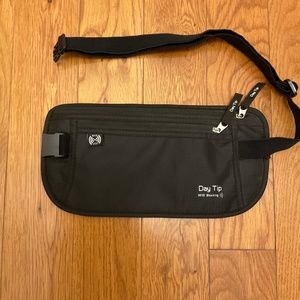 Black Day Tip RFID Blocking Travel Money Belt, Passport Holder, NWOT